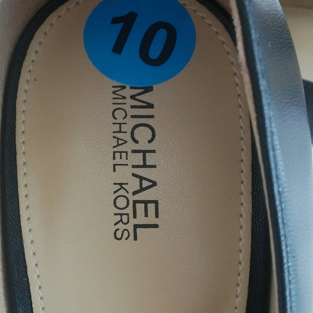 Shoes - Picture 4 of 4
